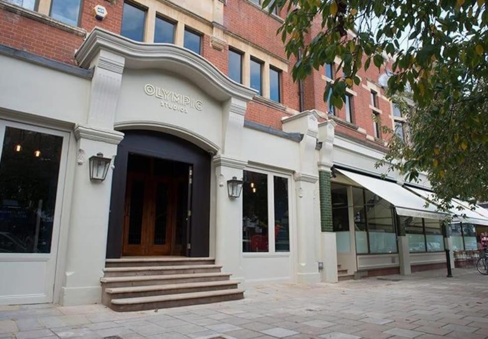 Appartamento Spare In Peaceful Neighbourhood Near The Centre Of Londra